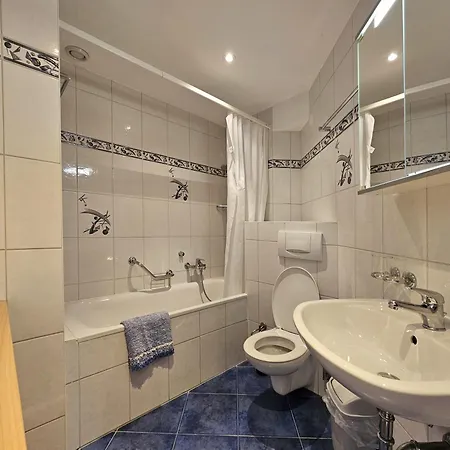 Апартаменты Dominic B1 *